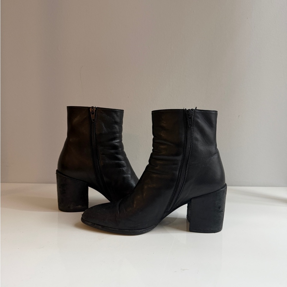 Stuart Weitzman Black Leather Ankle Boots - 5